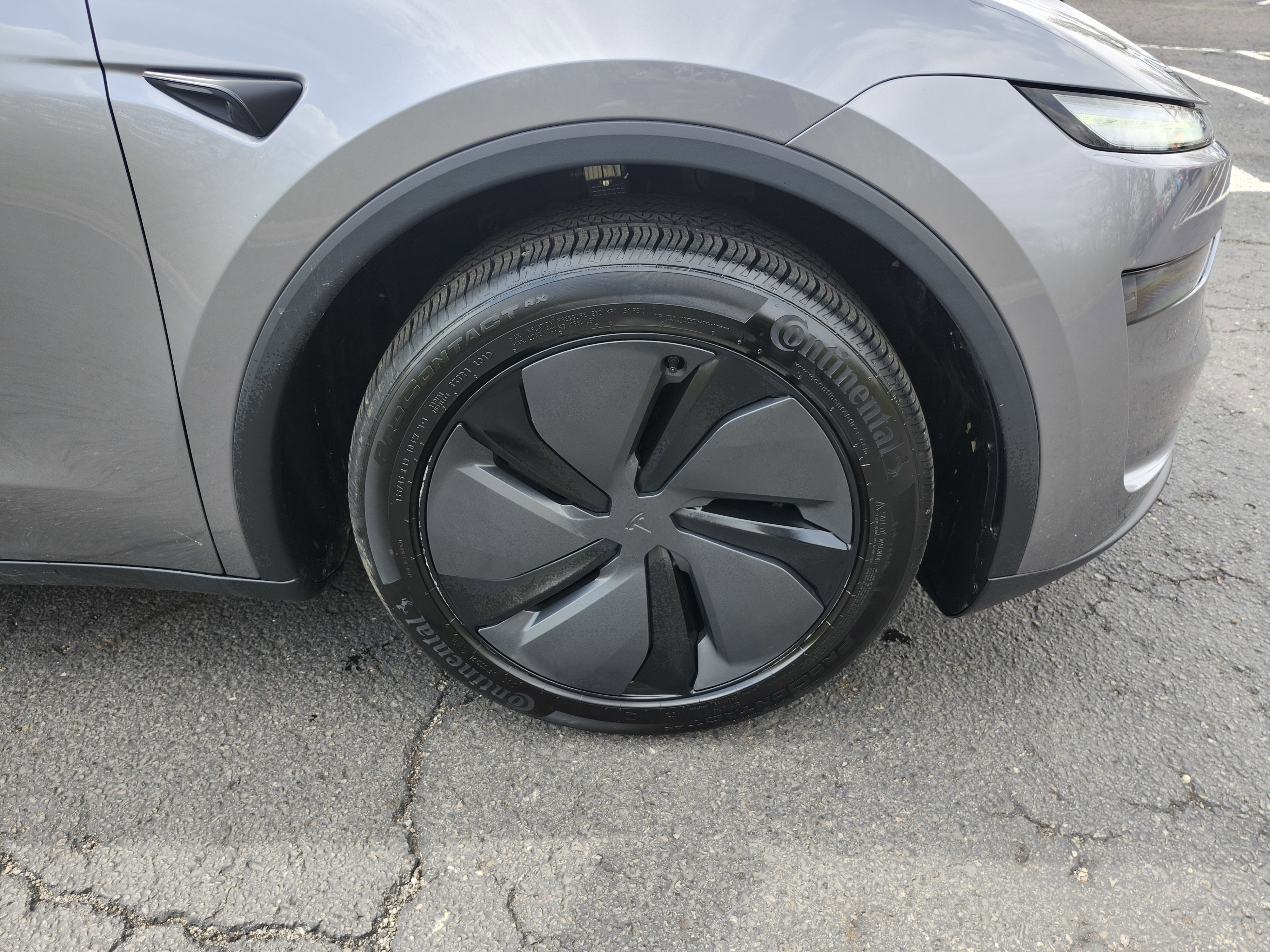 Used 2026 Tesla Model Y AWD image 10