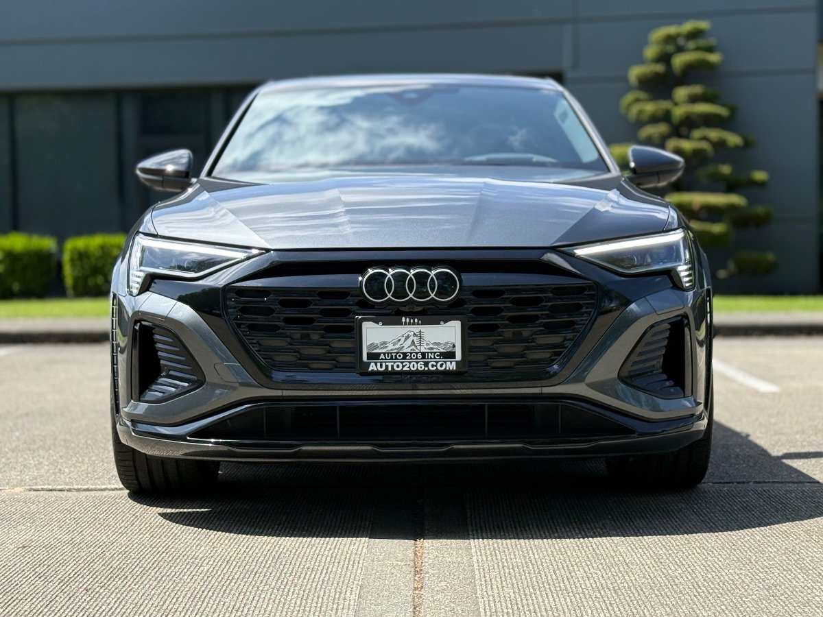 Used 2024 Audi SQ8 e-tron Prestige w/ Prestige Package AWD/4WD image 9