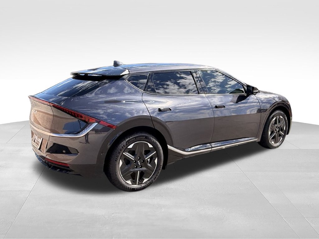 Used 2025 Kia EV6 Wind RWD image 7