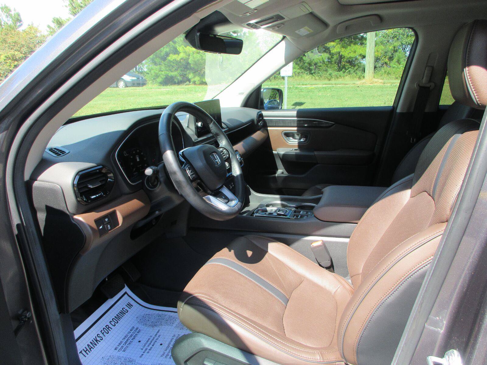 Used 2025 Honda Pilot Elite image 10