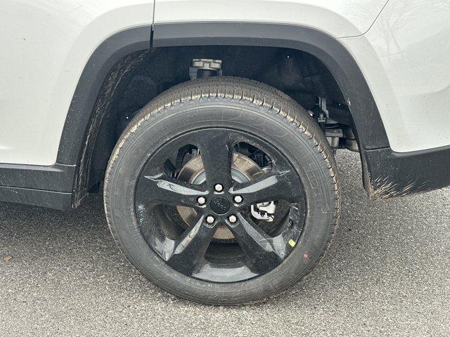 New 2026 Jeep Grand Cherokee Limited w/ Limited Altitude Package AWD/4WD image 18