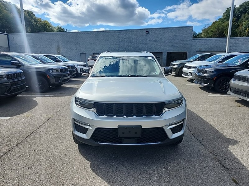 Used 2022 Jeep Grand Cherokee Limited AWD/4WD image 2