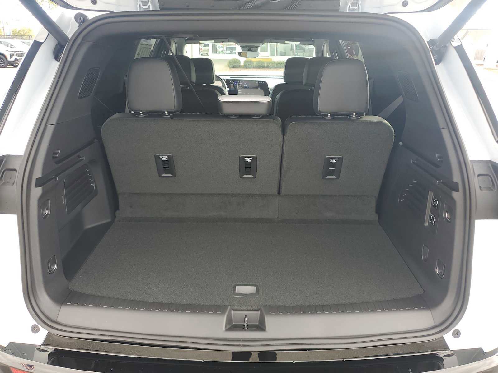 New 2026 Chevrolet Traverse High Country image 5