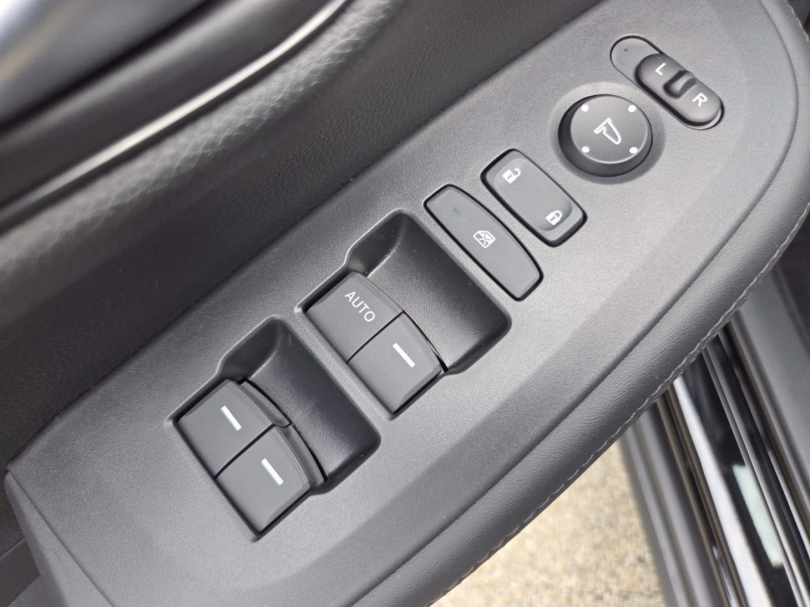 New 2027 Honda HR-V LX image 27
