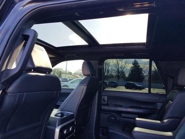 Used 2023 Ford Expedition Max Limited image 16