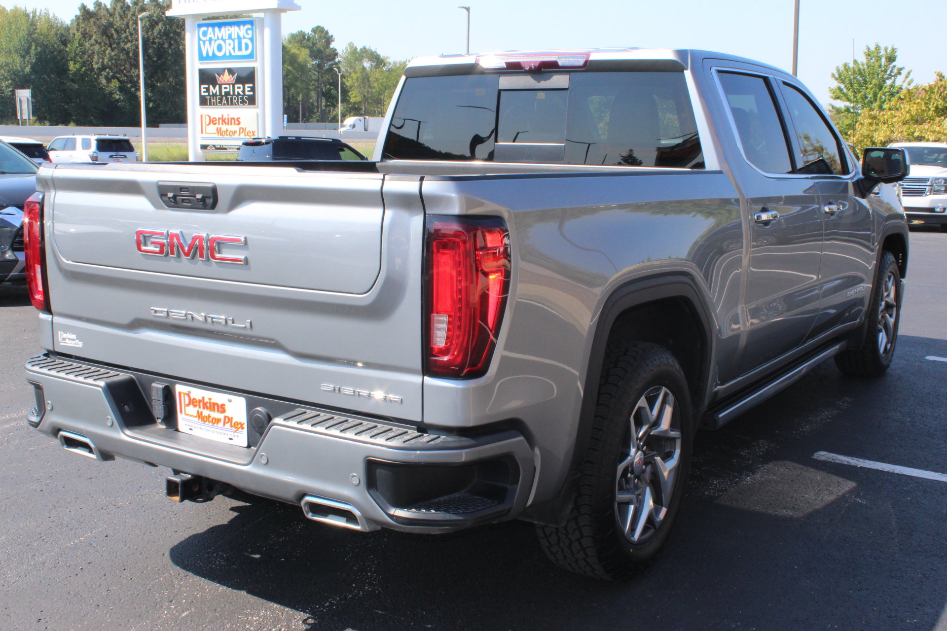 Used 2023 GMC Sierra 1500 Denali w/ Technology Package AWD/4WD image 6