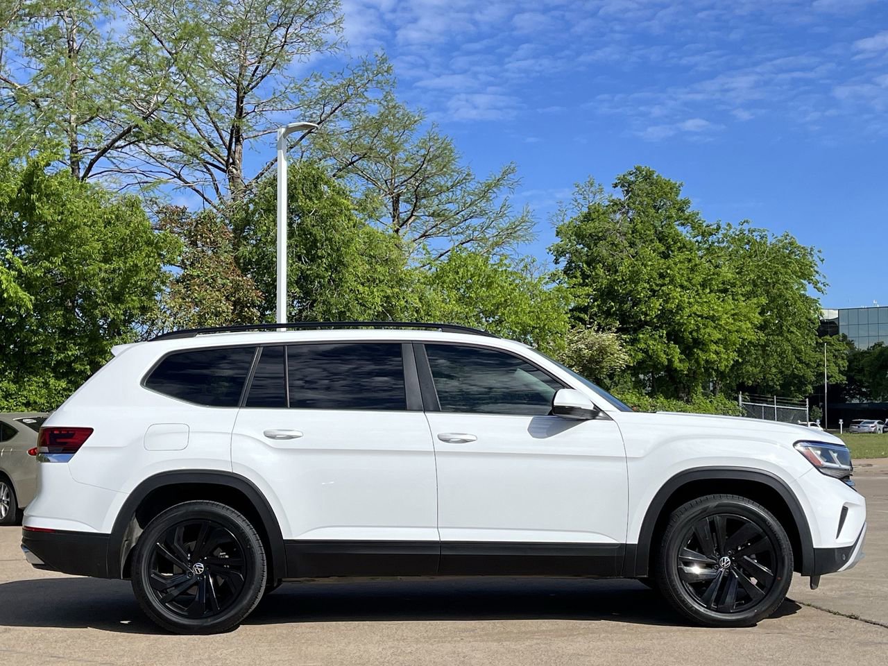 Used 2022 Volkswagen Atlas SE FWD image 3