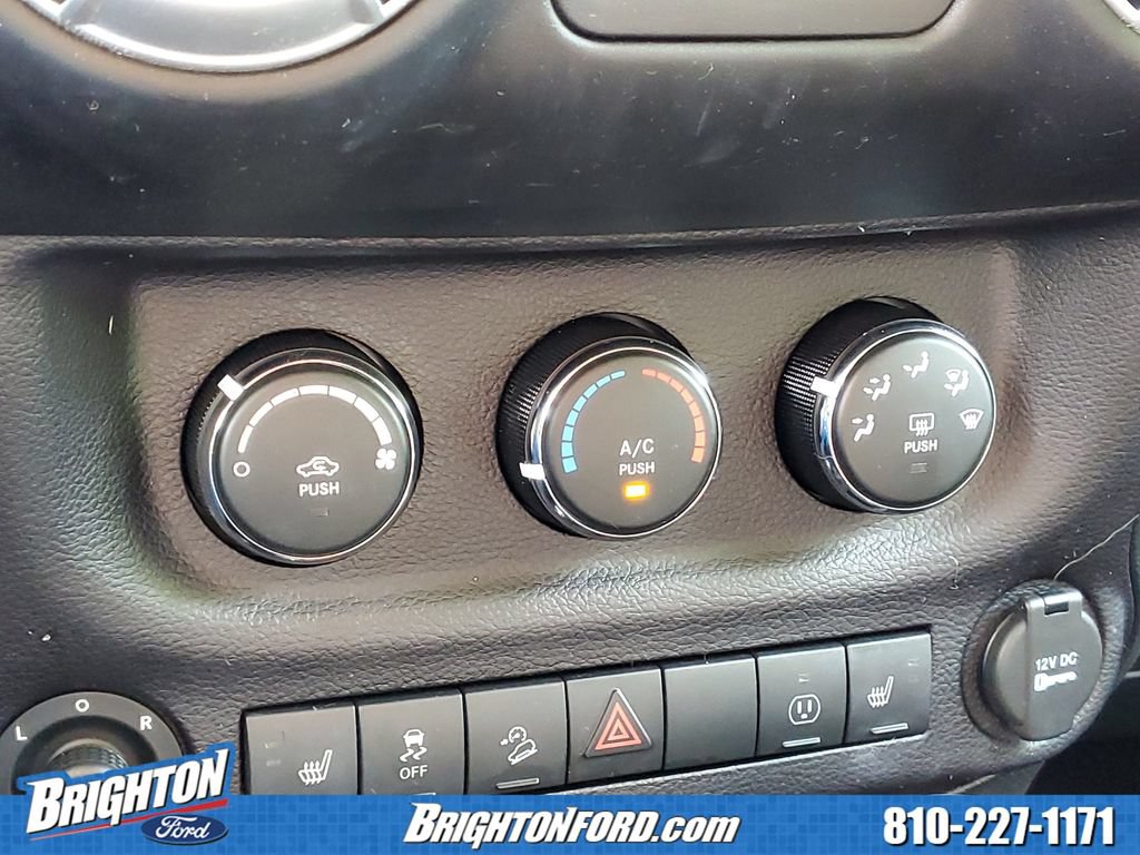 Used 2015 Jeep Wrangler Unlimited Sahara AWD/4WD image 22