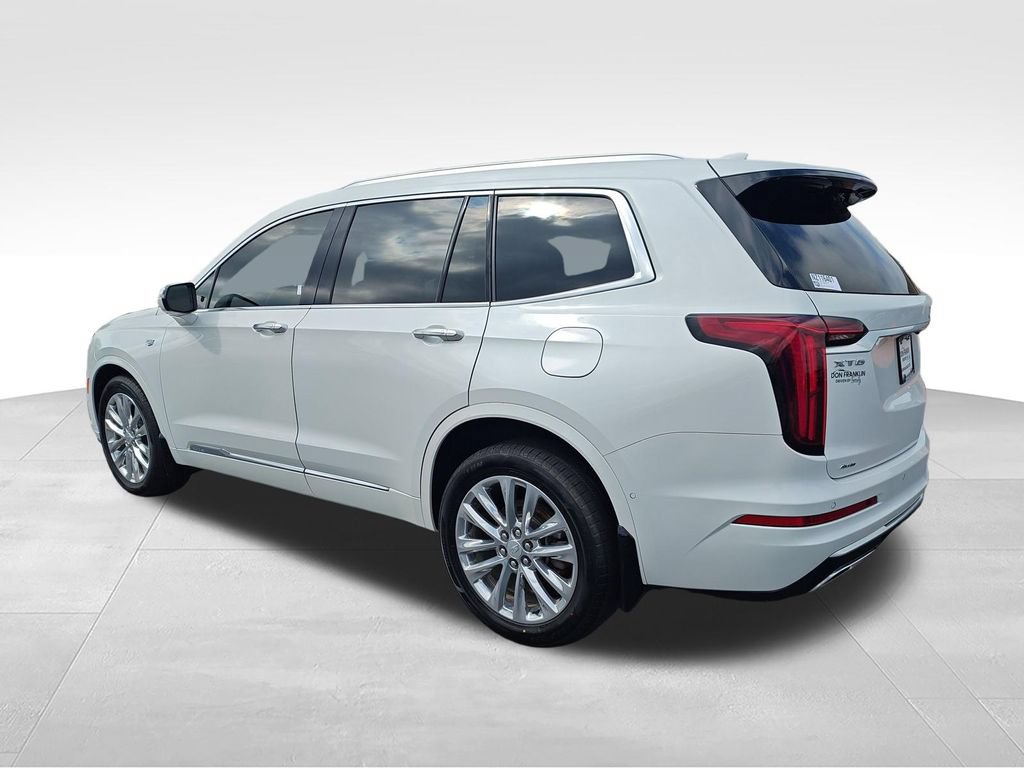 Used 2022 Cadillac XT6 Premium Luxury w/ Technology Package AWD/4WD image 3