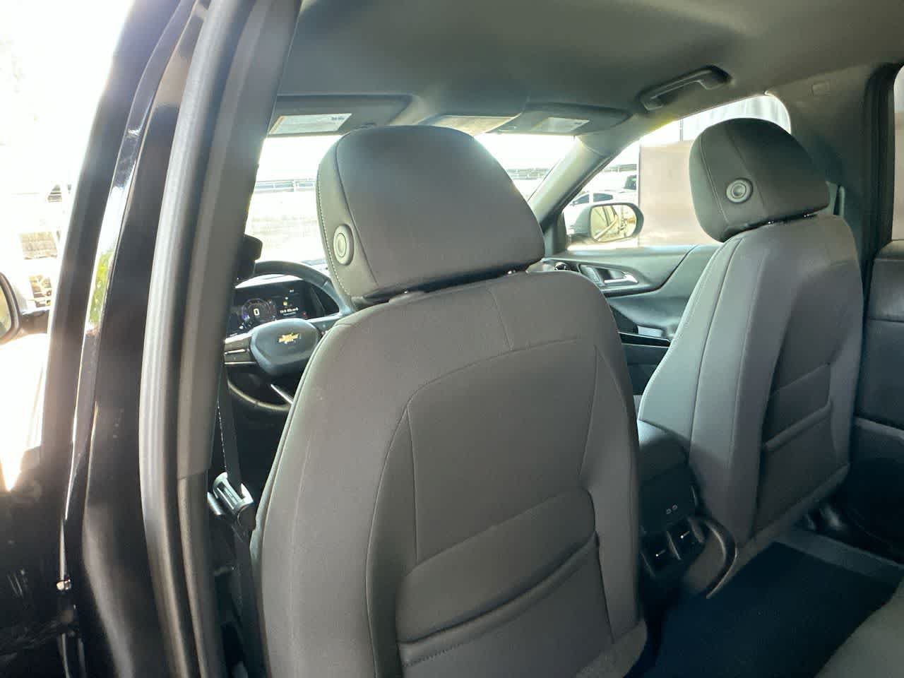 Used 2025 Chevrolet Equinox LT AWD/4WD image 23