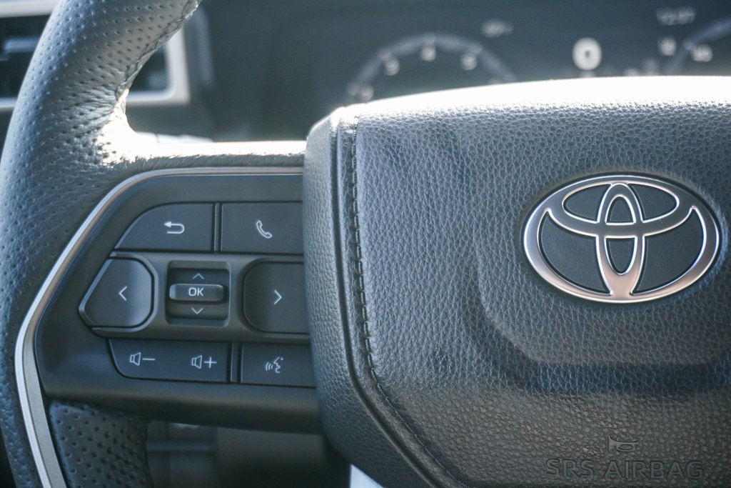Used 2025 Toyota Tacoma Limited image 18