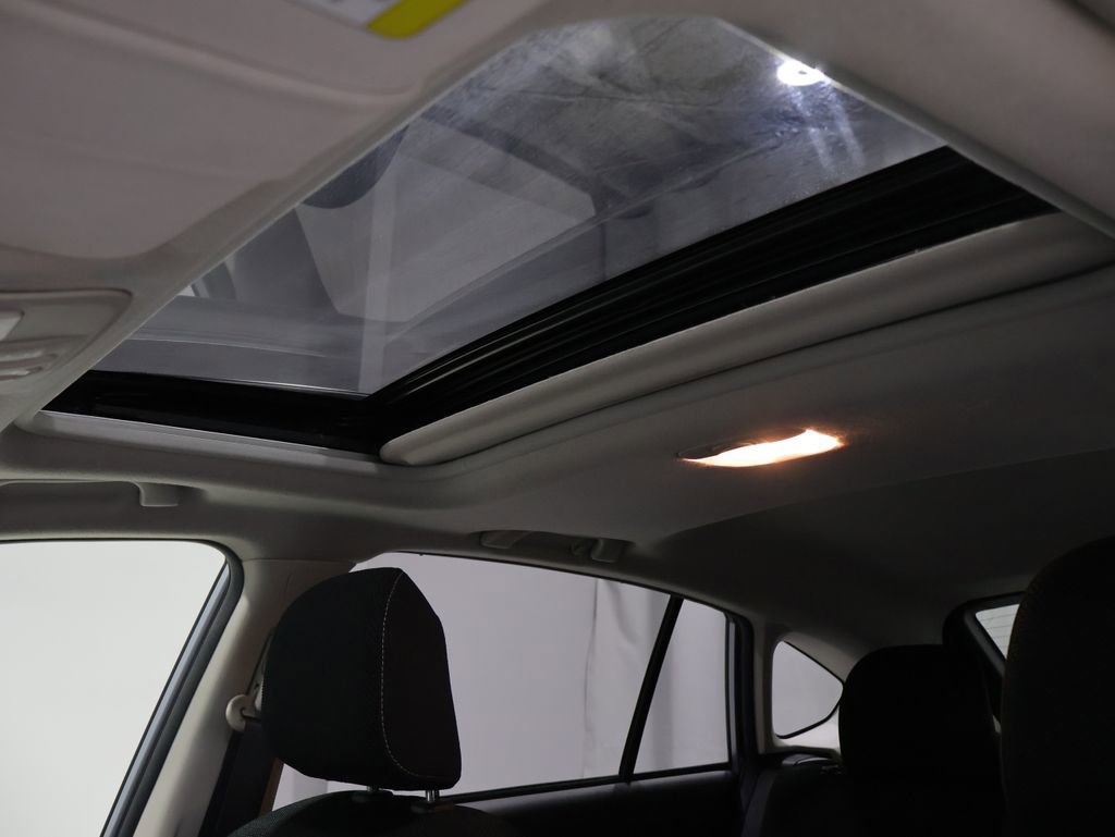 Used 2015 Subaru Crosstrek 2.0i Premium w/ Moonroof Package image 8