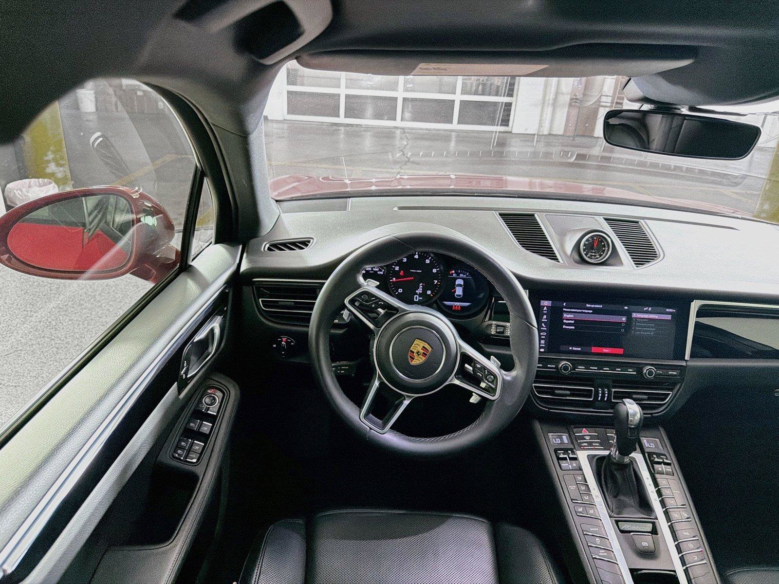 Certified 2021 Porsche Macan AWD/4WD image 18