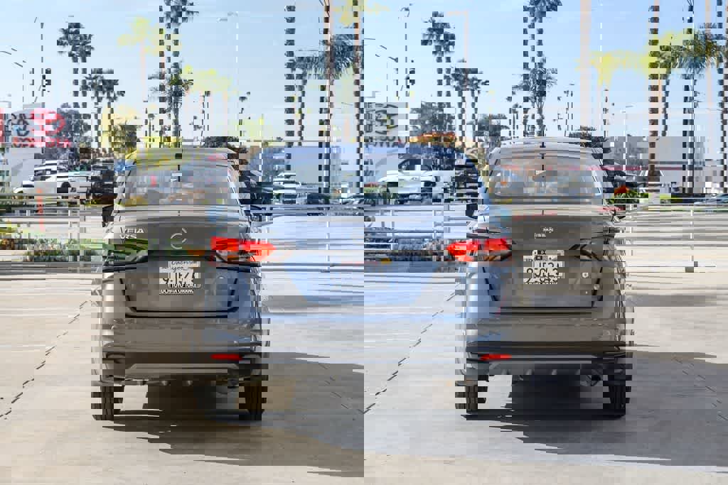 Used 2023 Nissan Versa S image 8