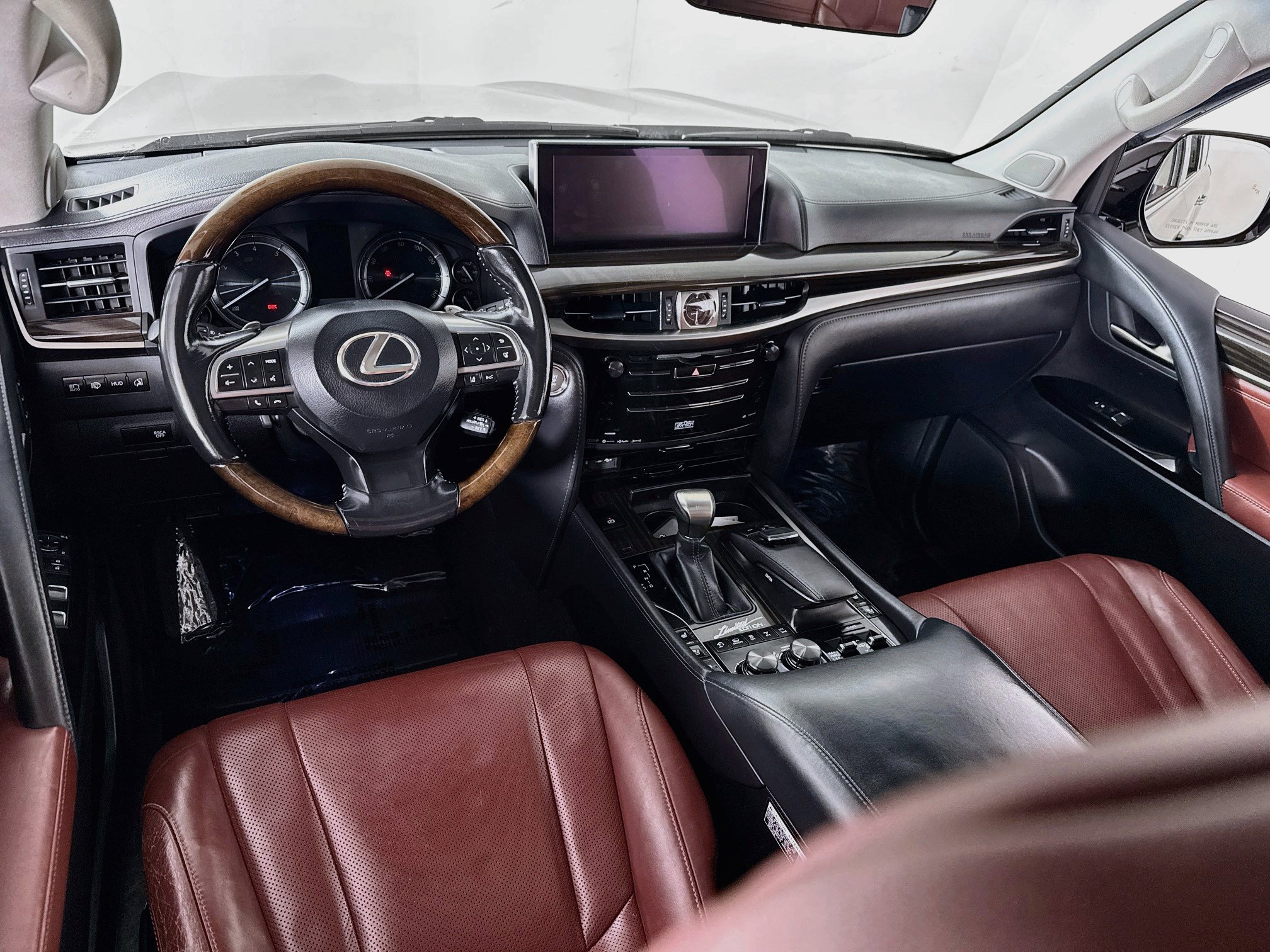 Used 2017 Lexus LX 570 4WD w/ Luxury Package image 19