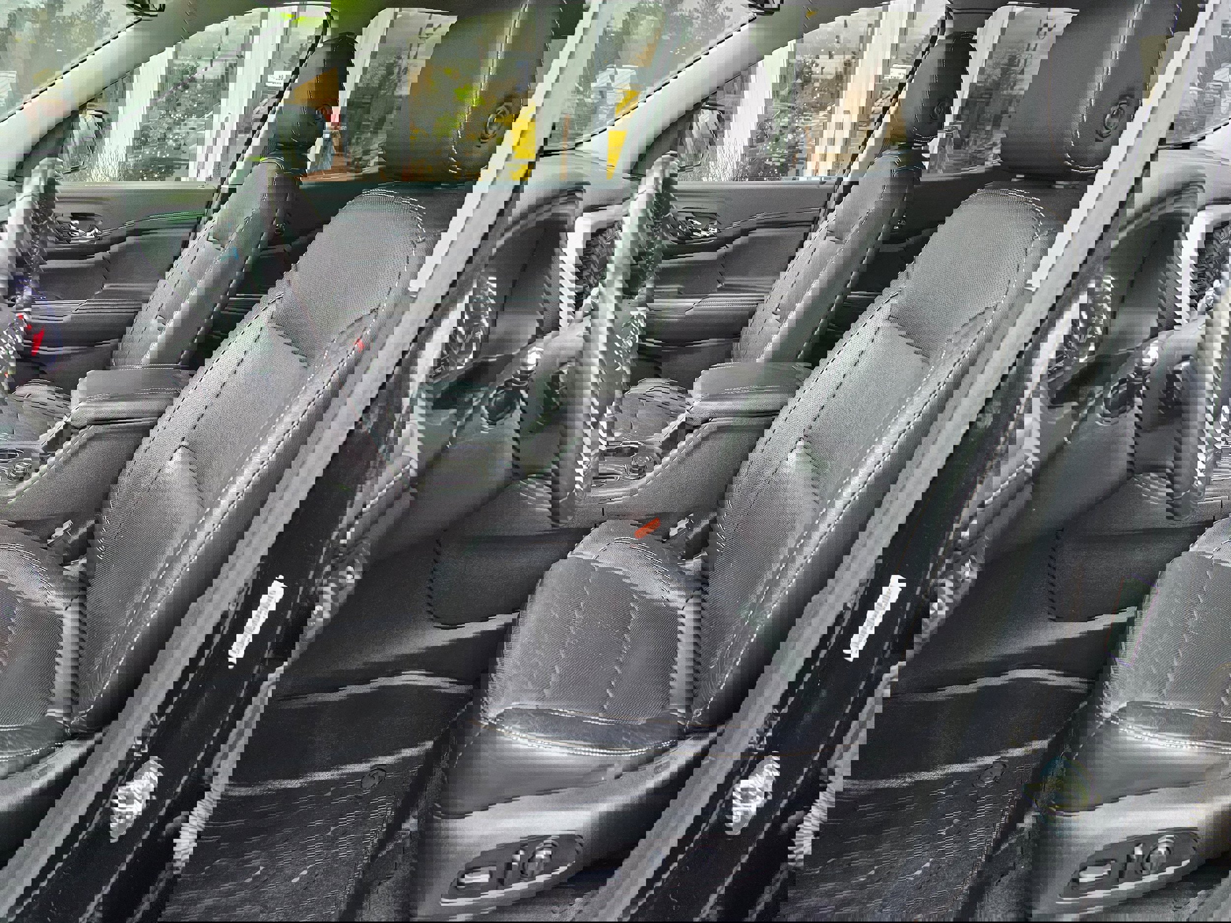 Used 2019 GMC Acadia SLT image 11