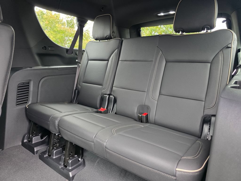 New 2025 Chevrolet Suburban Premier RWD image 25