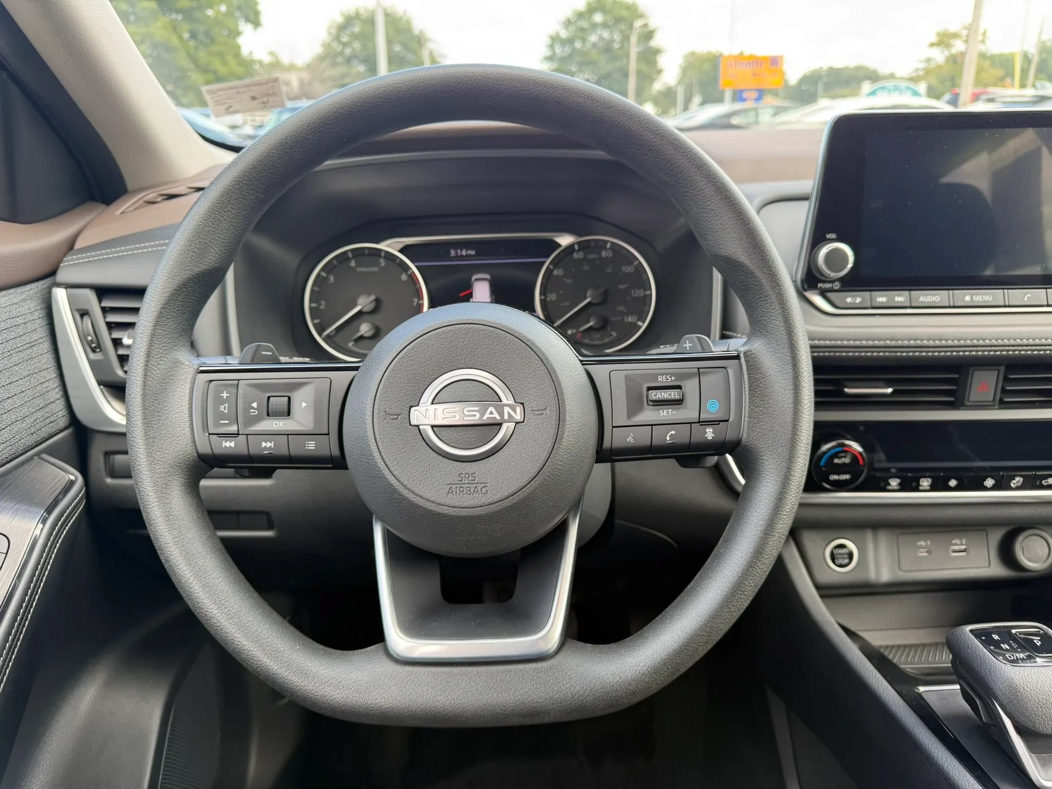 Used 2023 Nissan Rogue SV AWD/4WD image 11