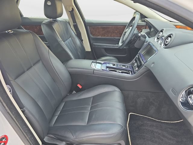 Used 2013 Jaguar XJ AWD image 11