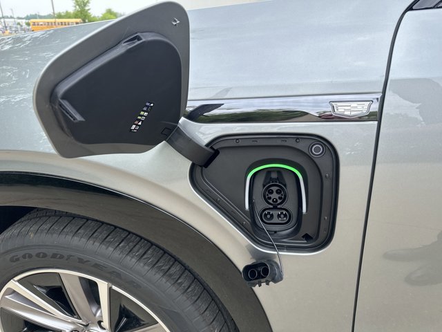 New 2026 Cadillac Vistiq Sport w/ LPO, Floor Liner Package image 39