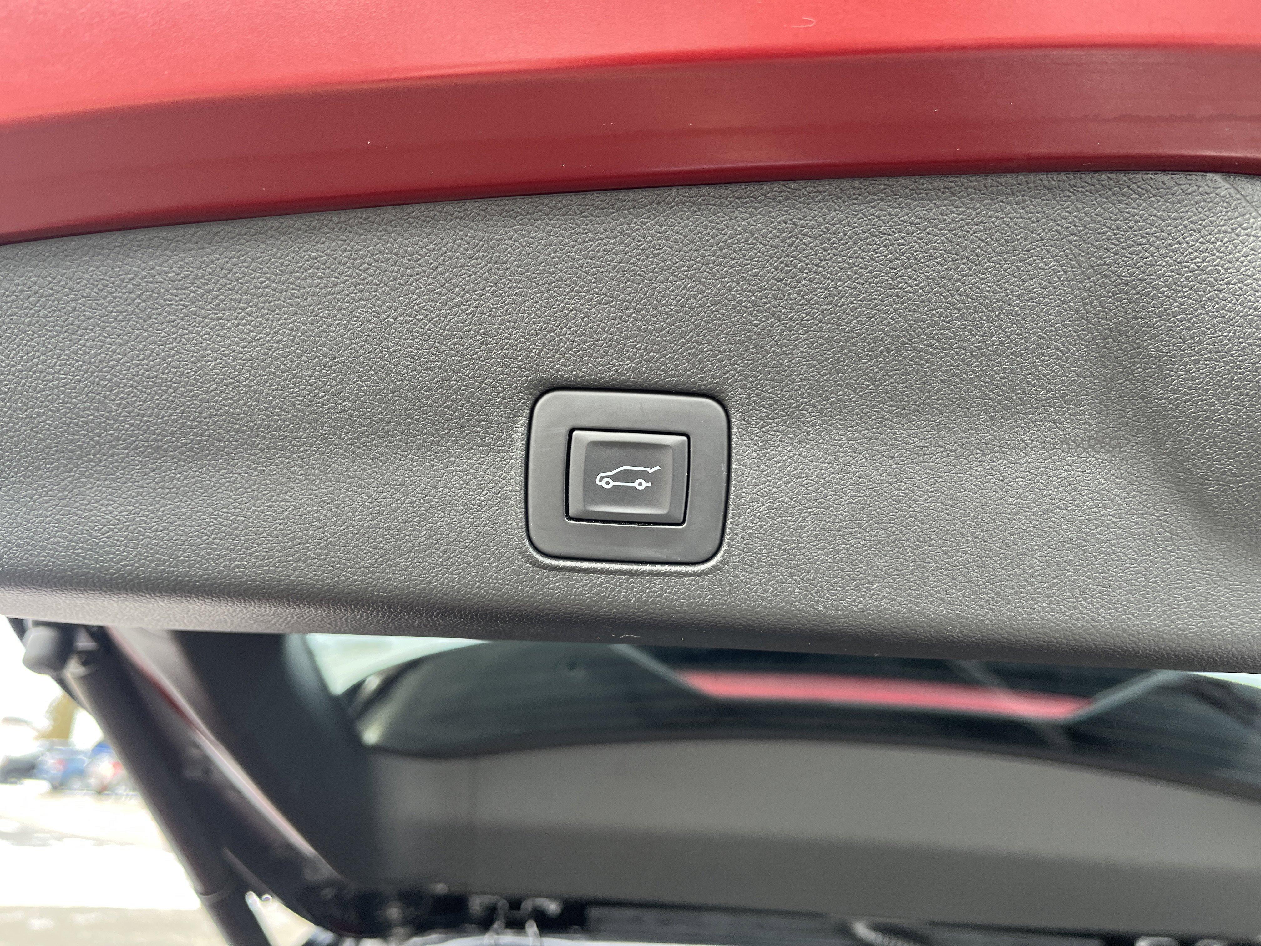 Used 2023 Chevrolet TrailBlazer RS w/ Sun and Liftgate Package image 18