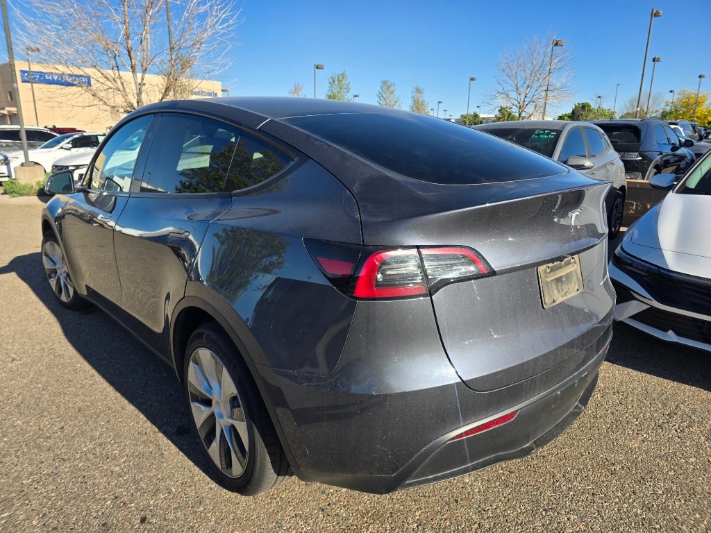 Used 2023 Tesla Model Y Long Range AWD/4WD image 3