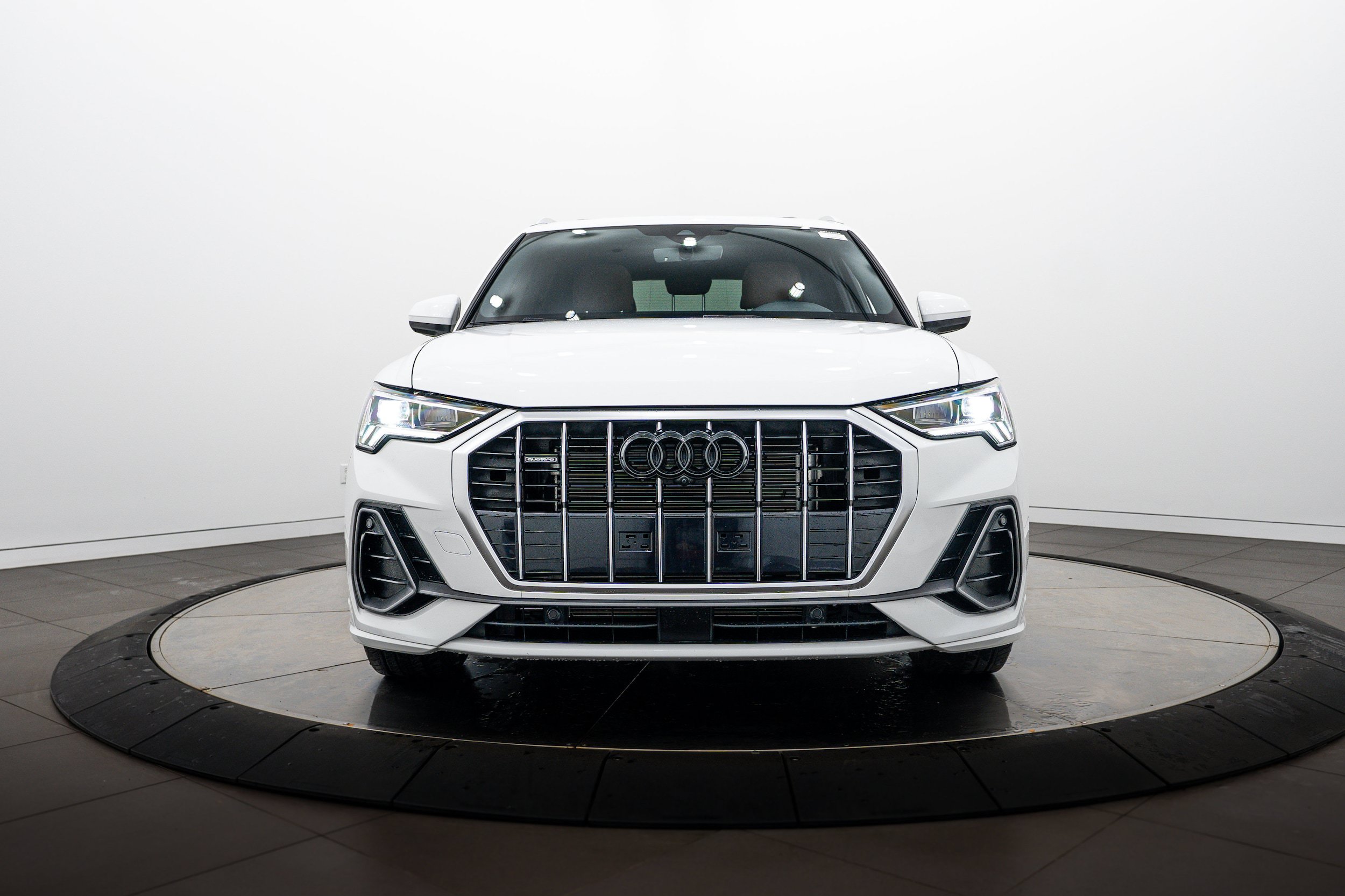 Used 2024 Audi Q3 2.0T Premium Plus AWD/4WD image 23