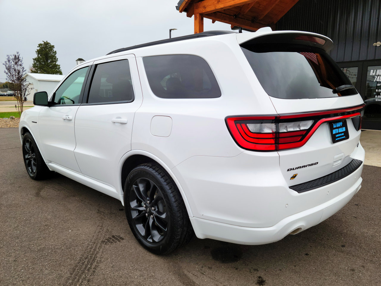 Used 2022 Dodge Durango R/T w/ Hemi Orange Plus Package image 6