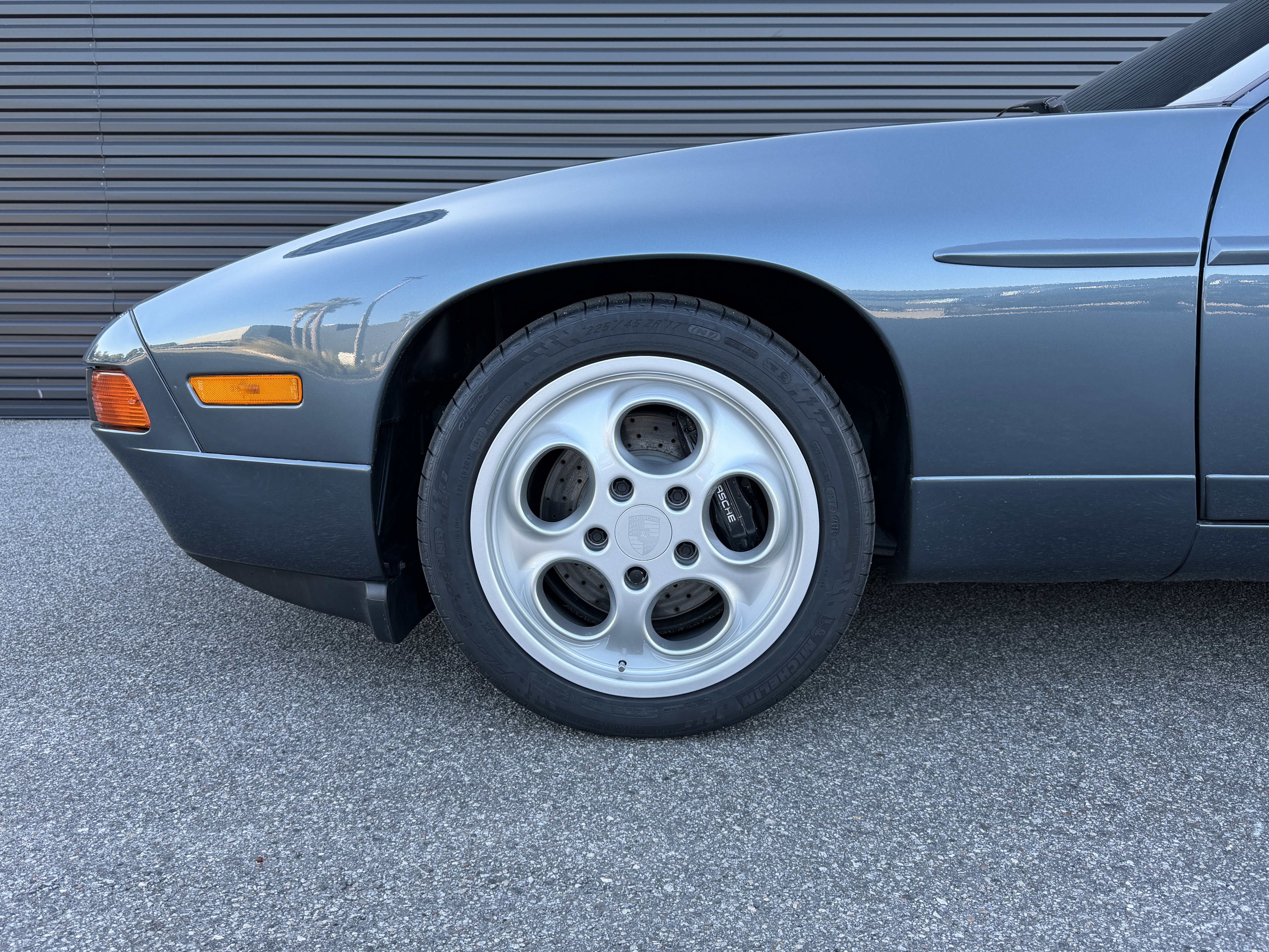 Used 1987 Porsche 928 S4 RWD image 12