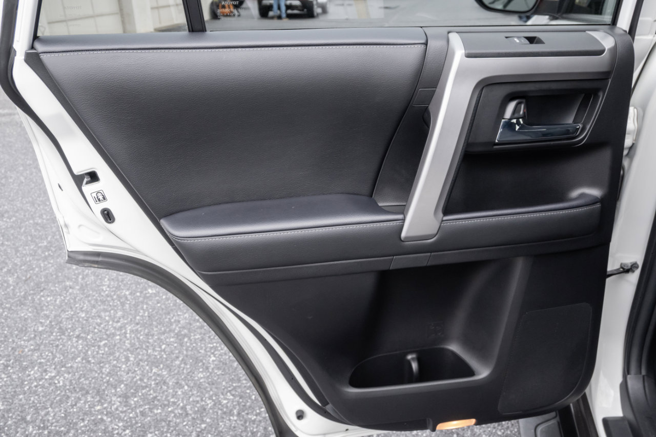 Used 2022 Toyota 4Runner SR5 Premium image 15