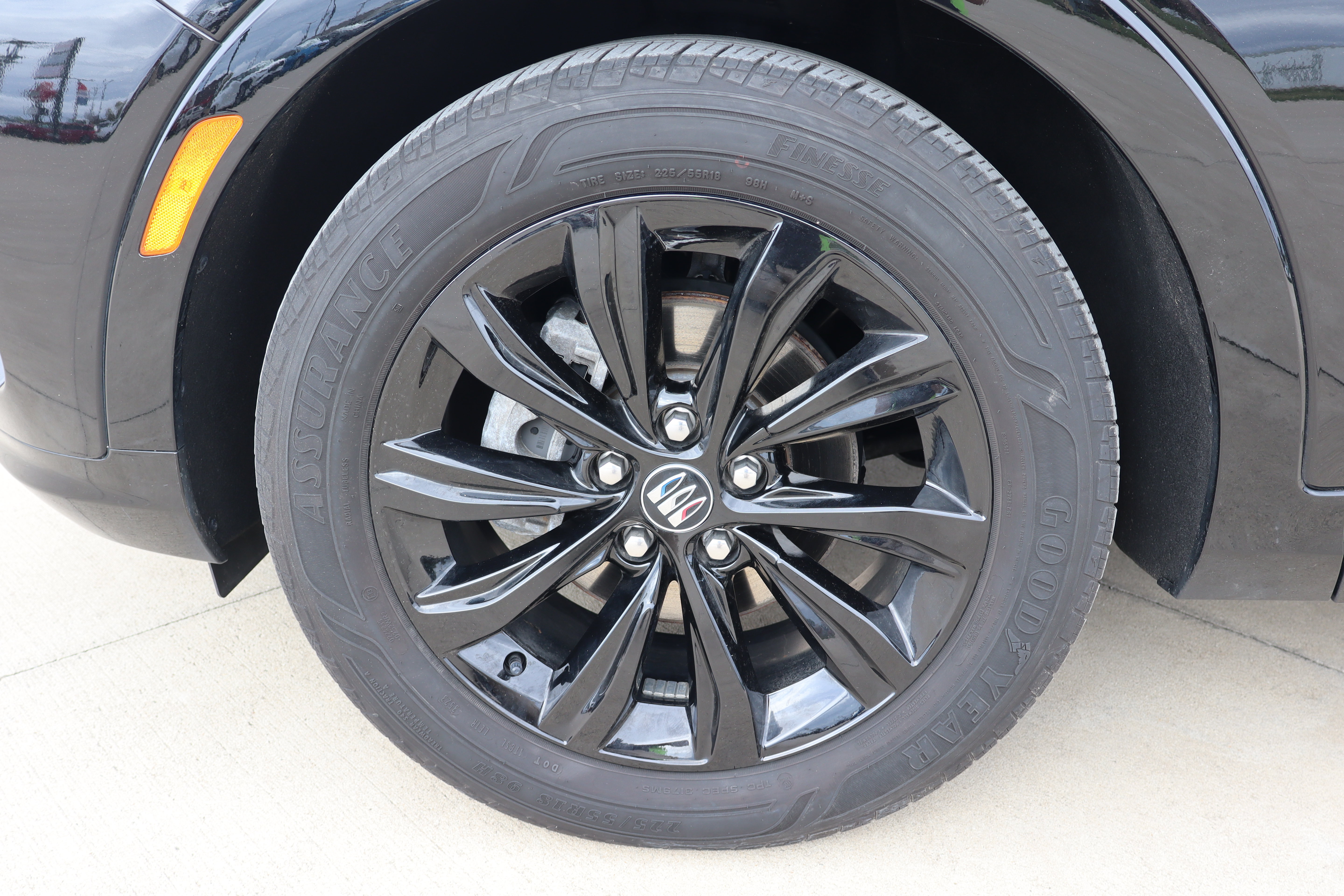 Used 2024 Buick Envista Sport Touring w/ Convenience I Package FWD image 27