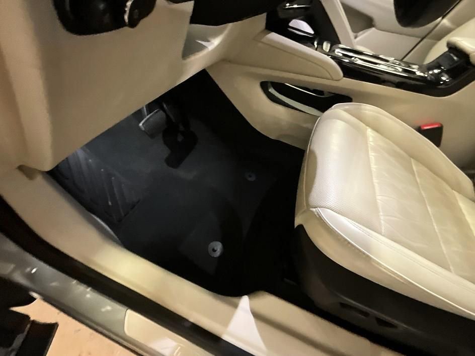 Used 2023 Buick Envision Avenir image 18