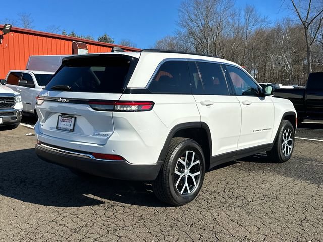 Used 2024 Jeep Grand Cherokee Limited image 4