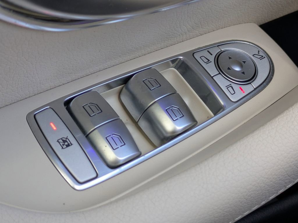 Used 2017 Mercedes-Benz E 300 image 23