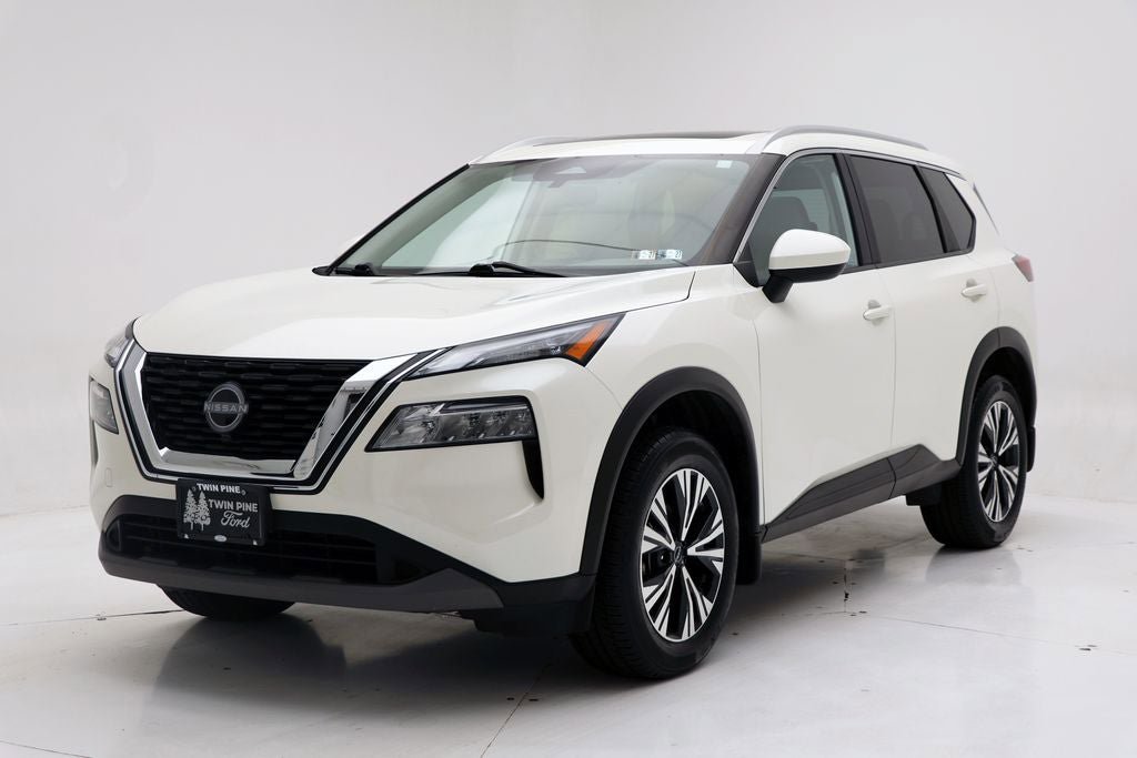 Used 2023 Nissan Rogue SV w/ SV Premium B Package image 2