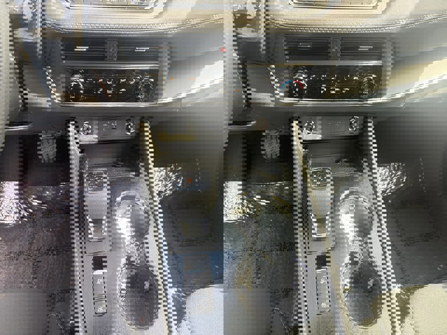 Used 2023 Nissan Rogue S image 15