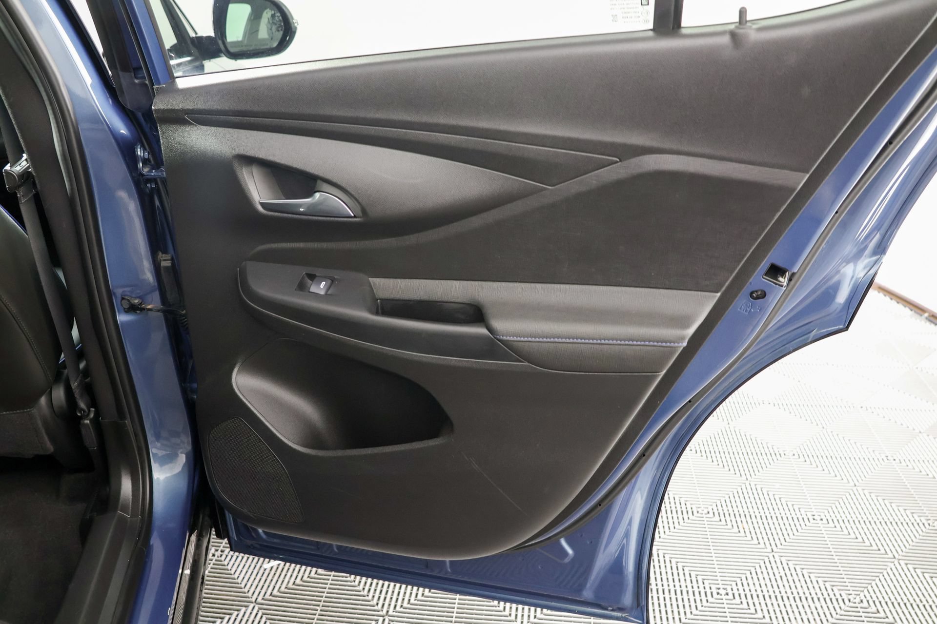 Used 2024 Buick Envista Sport Touring w/ Convenience I Package FWD image 31