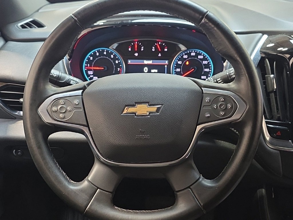 Used 2023 Chevrolet Traverse LT image 17
