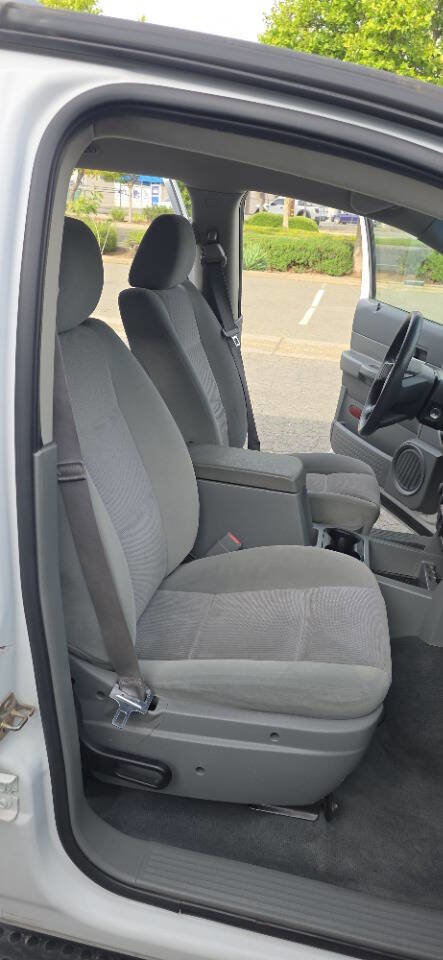 Used 2006 Dodge Durango SLT w/ Interior Convenience Group AWD/4WD image 15