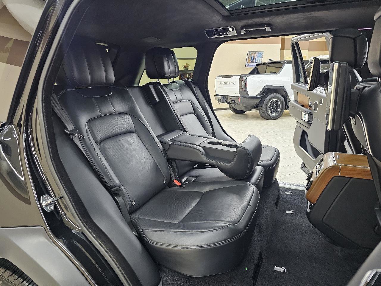 Used 2021 Land Rover Range Rover Long Wheelbase Autobiography image 22