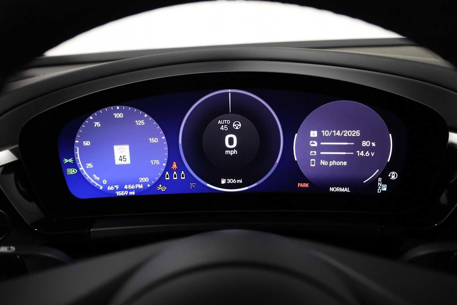 Certified 2025 Porsche Macan Electric image 24