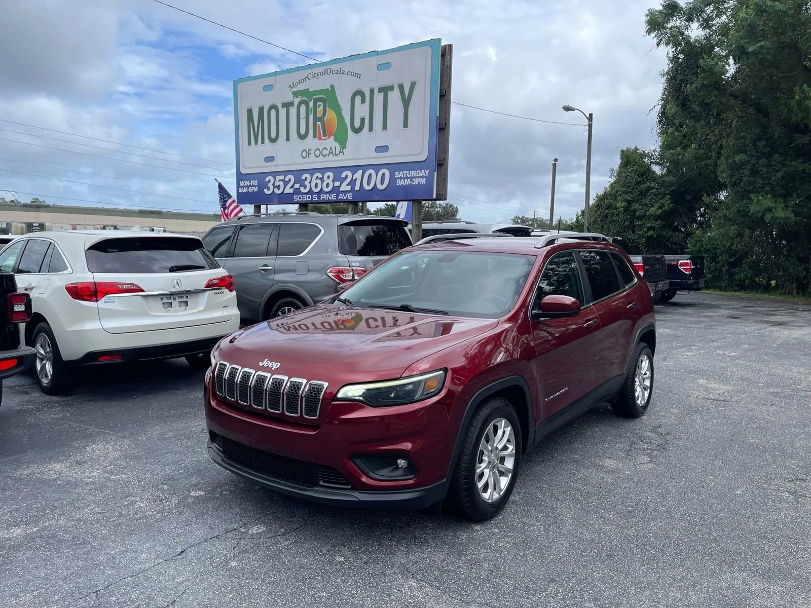 Used 2019 Jeep Cherokee Latitude w/ Popular Appearance Group