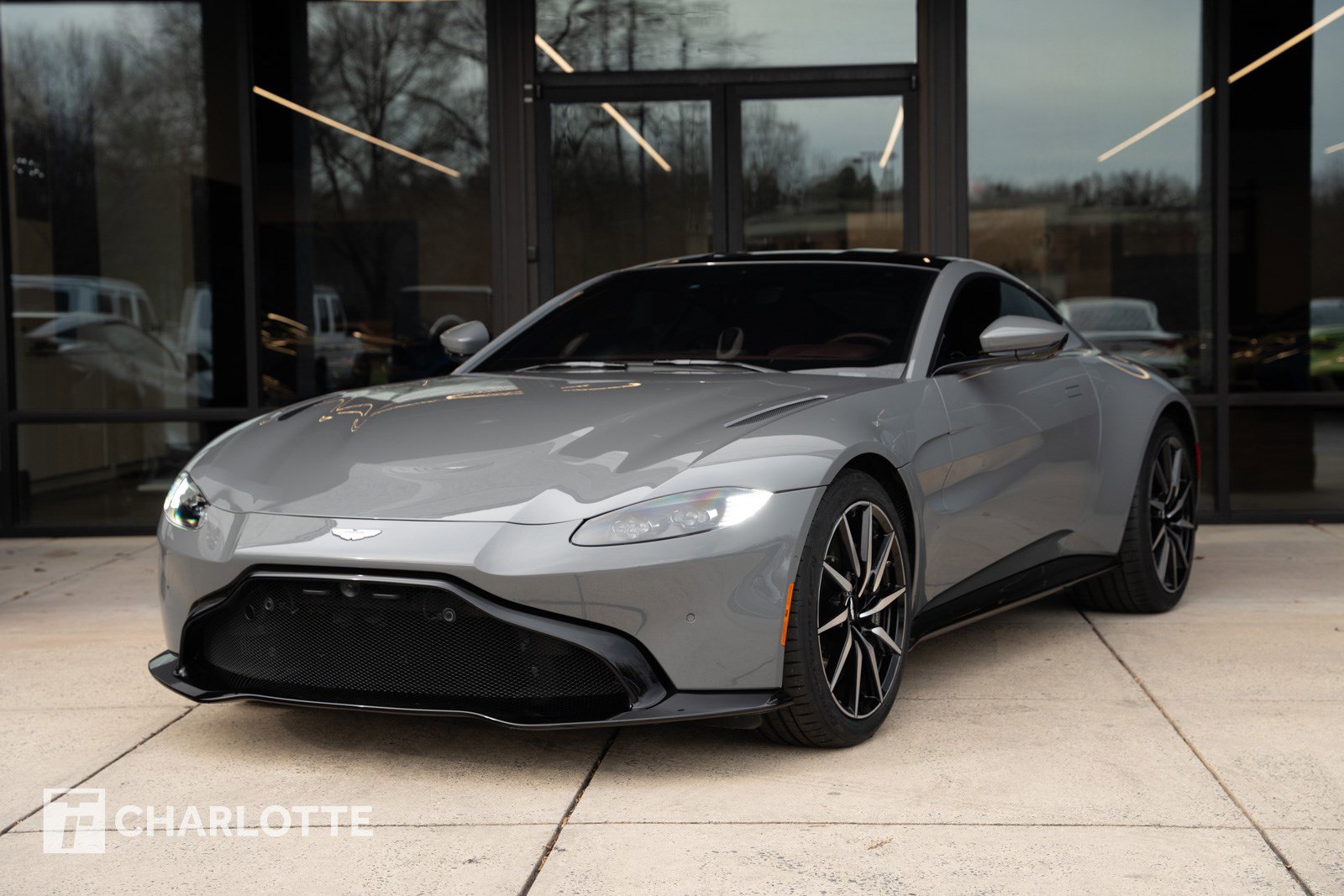 Used 2020 Aston Martin V8 Vantage Coupe image 7