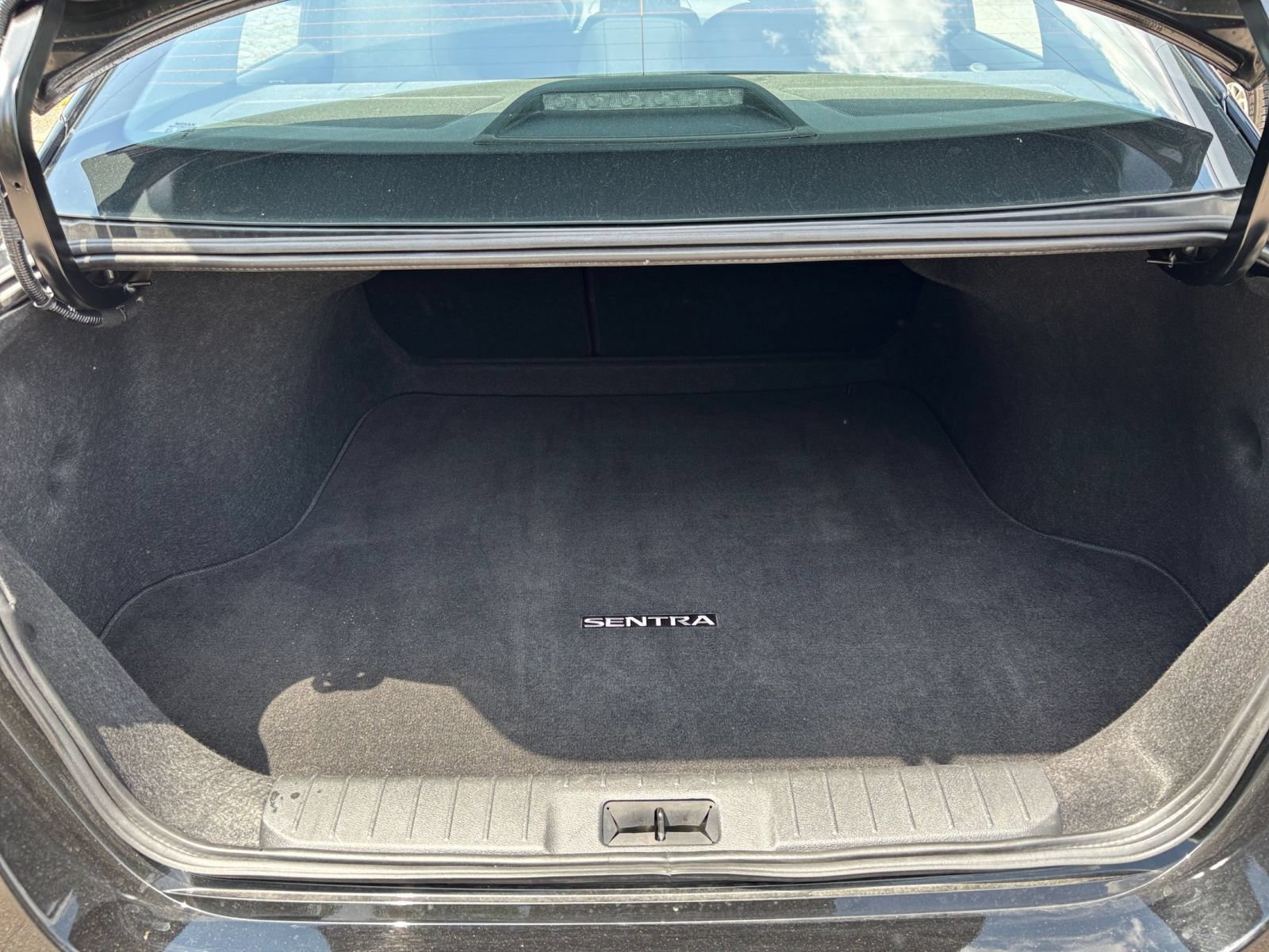 Used 2025 Nissan Sentra SV FWD image 26