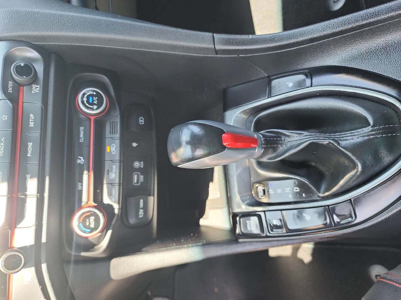 Used 2019 Hyundai Veloster 2.0 Premium image 25