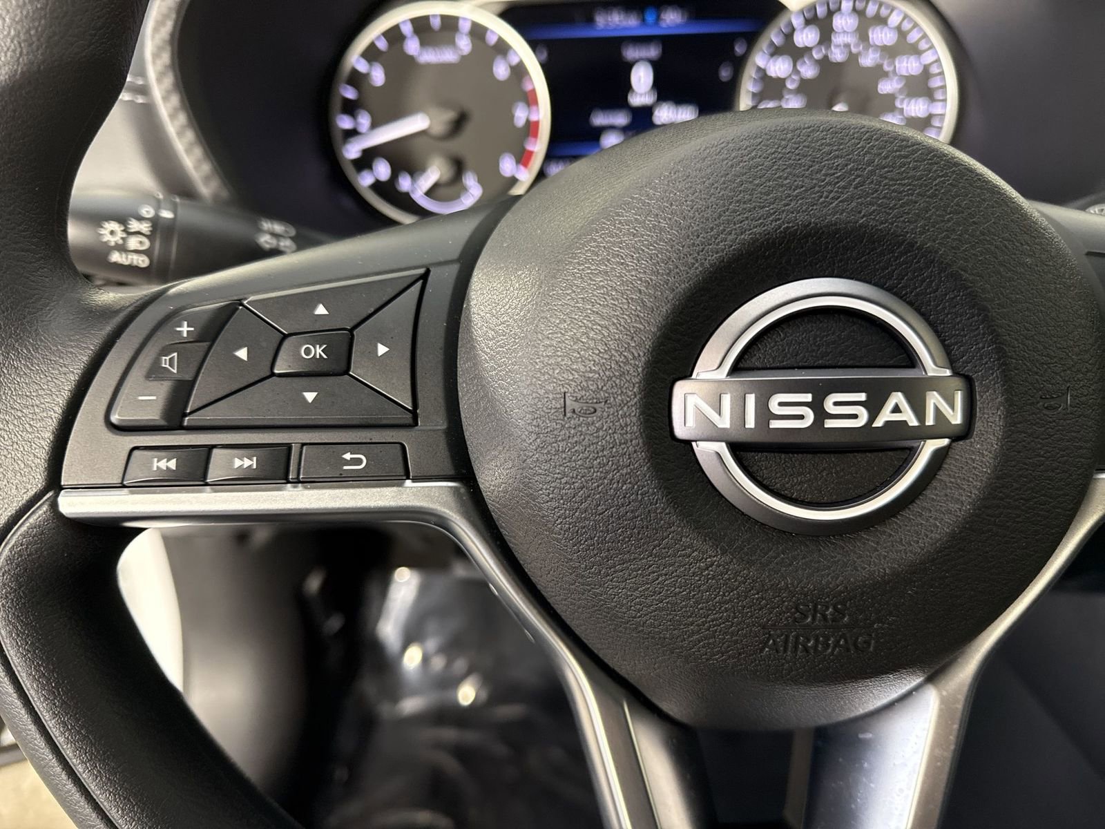 Certified 2025 Nissan Sentra SV image 13