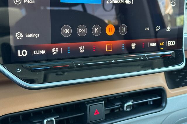 New 2025 Volkswagen ID. Buzz Pro S Plus image 22