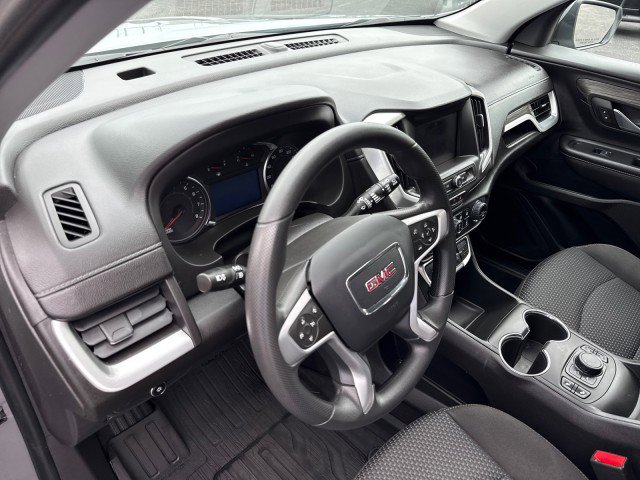 Used 2024 GMC Terrain SLE w/ Driver Convenience Package image 17