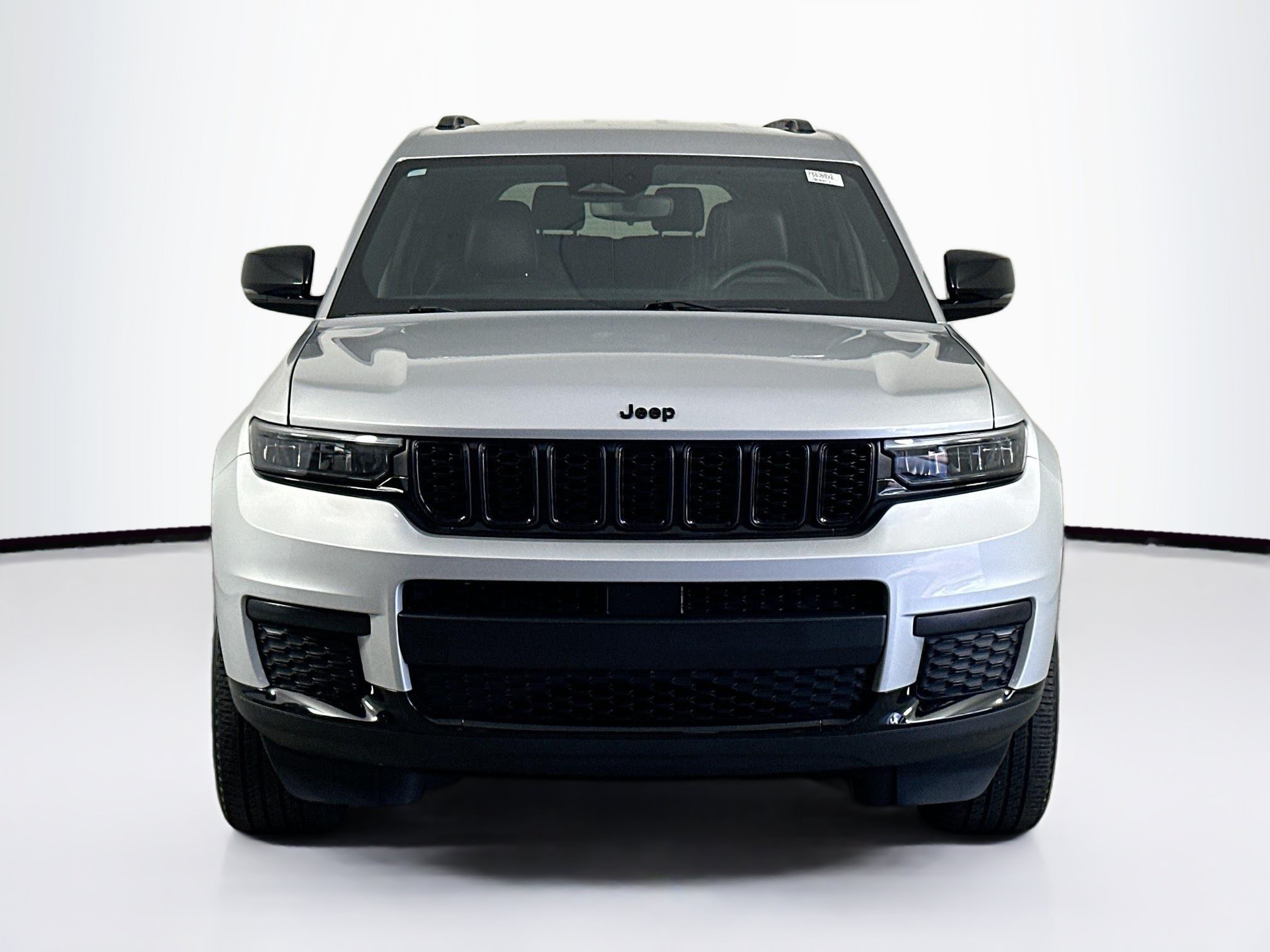 Used 2023 Jeep Grand Cherokee L Laredo RWD image 2