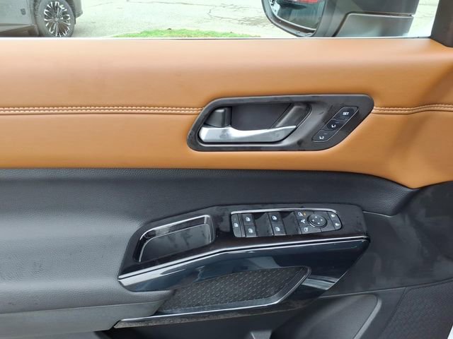 New 2026 Nissan Pathfinder Platinum image 4